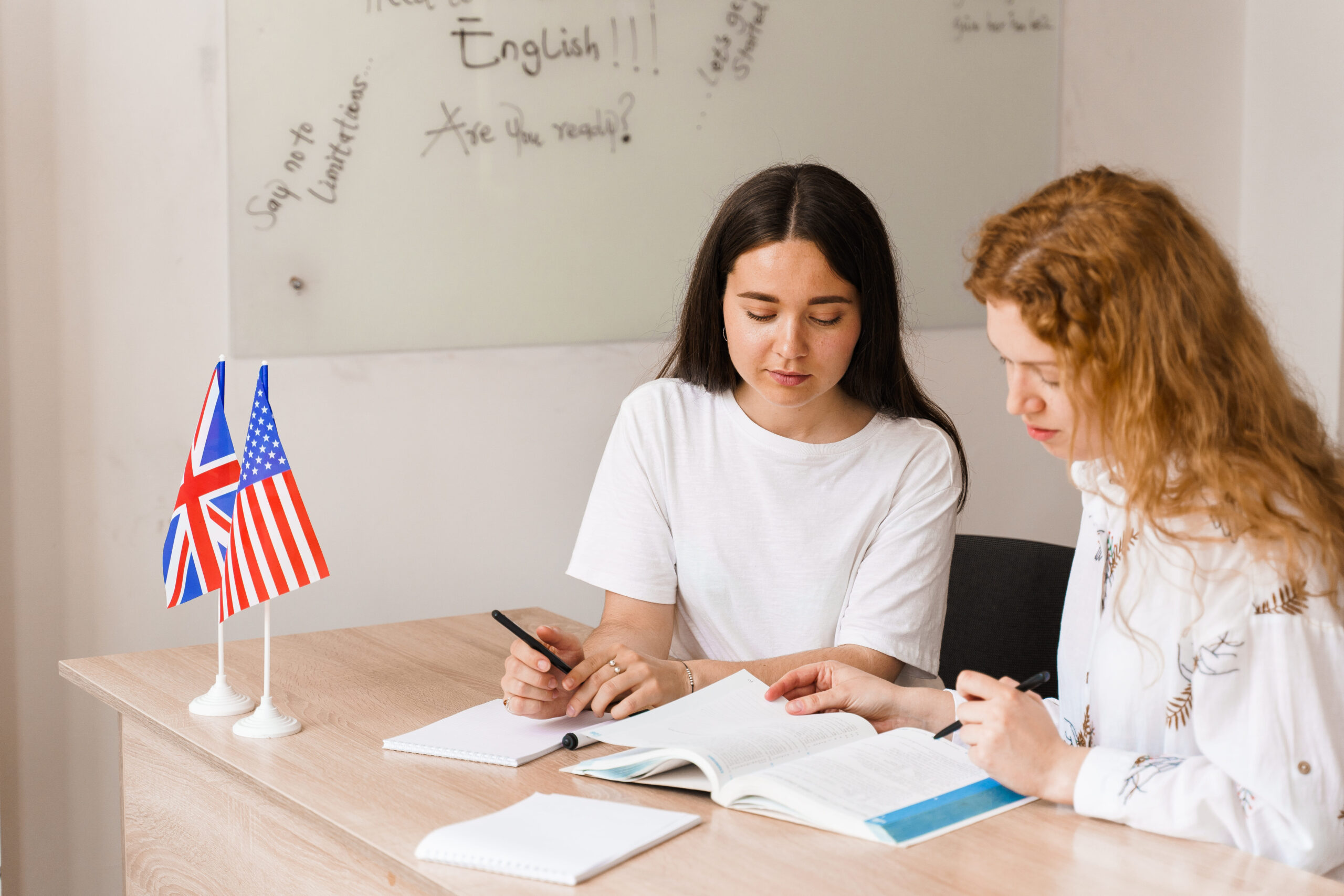 Estudiantes aprendiendo idiomas en LIA